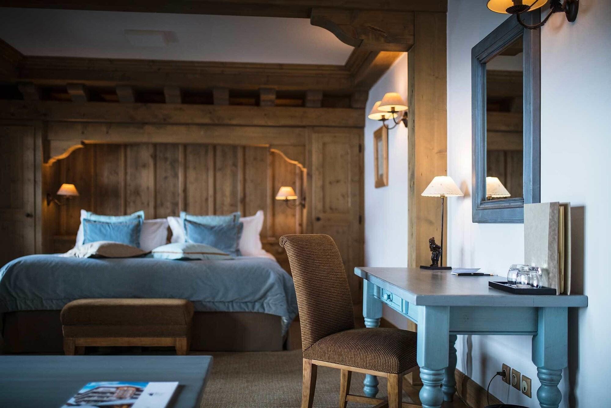 Hotel Les Barmes De L'Ours วาลดีแซร์ ภายนอก รูปภาพ