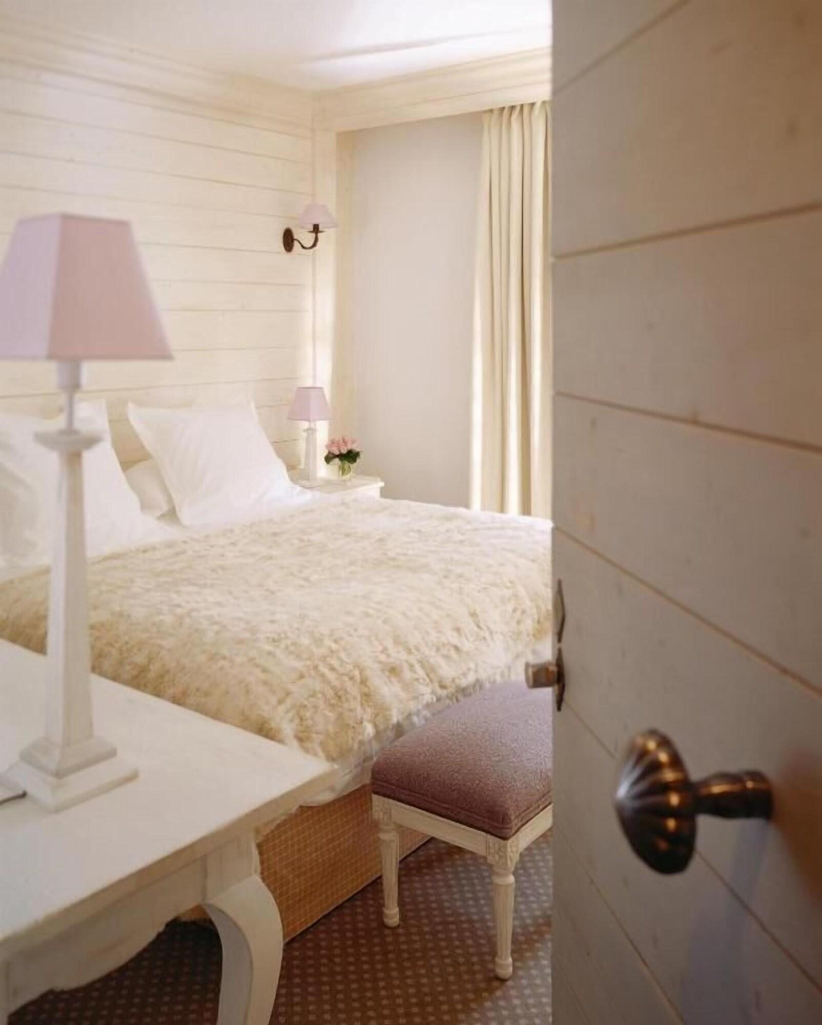 Hotel Les Barmes De L'Ours วาลดีแซร์ ภายนอก รูปภาพ