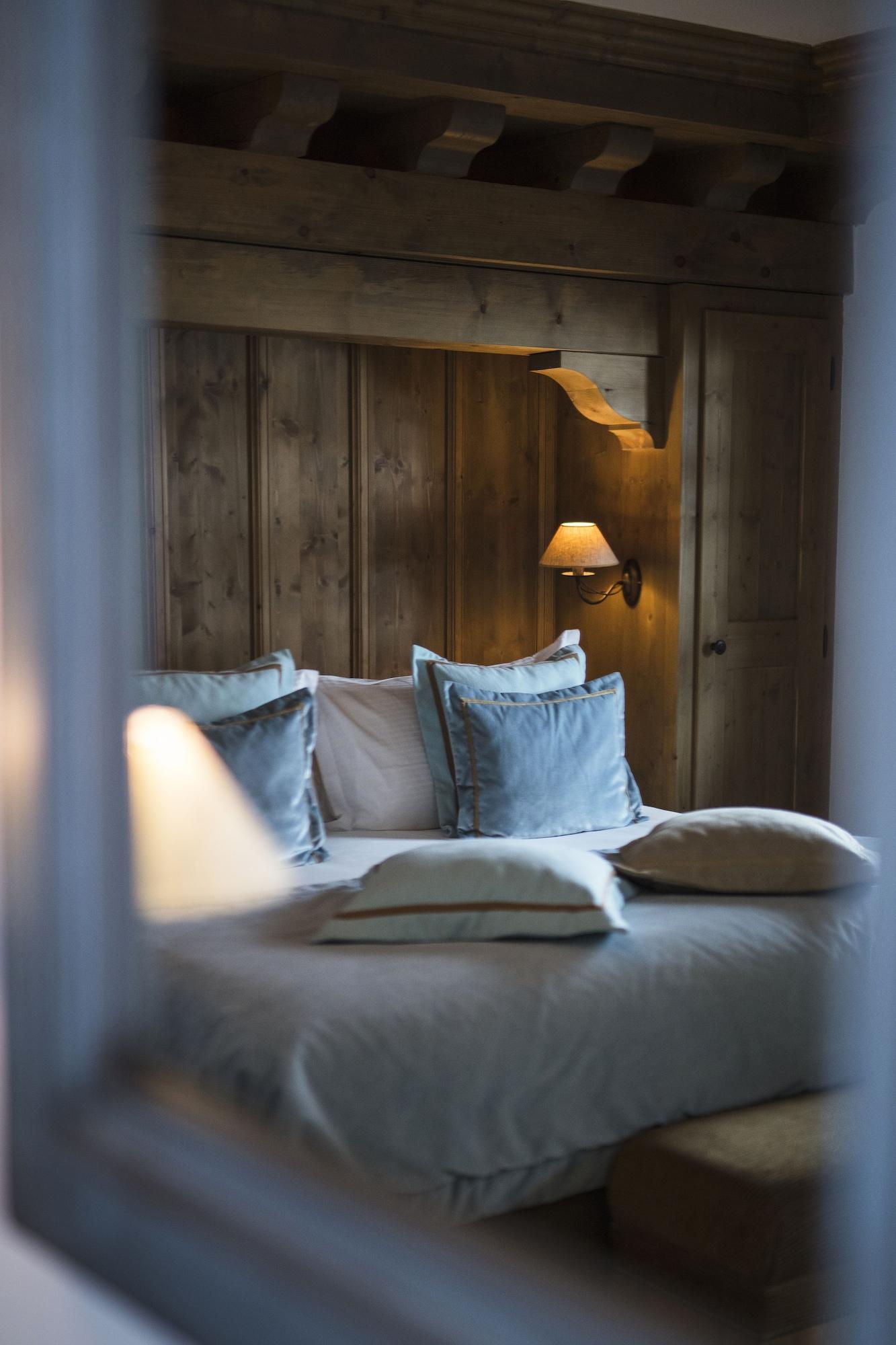 Hotel Les Barmes De L'Ours วาลดีแซร์ ภายนอก รูปภาพ