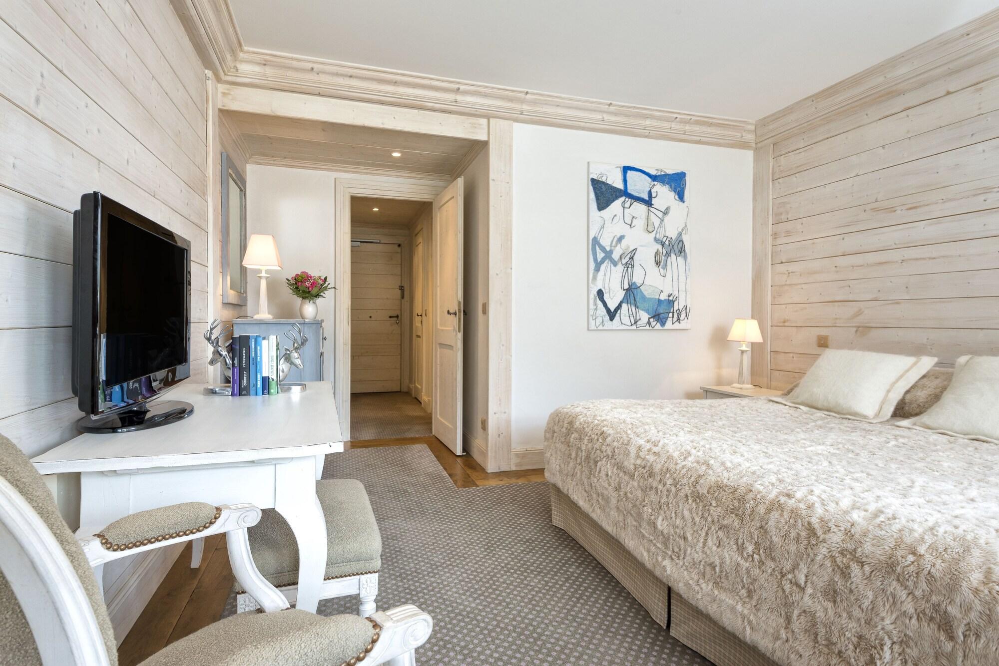 Hotel Les Barmes De L'Ours วาลดีแซร์ ภายนอก รูปภาพ