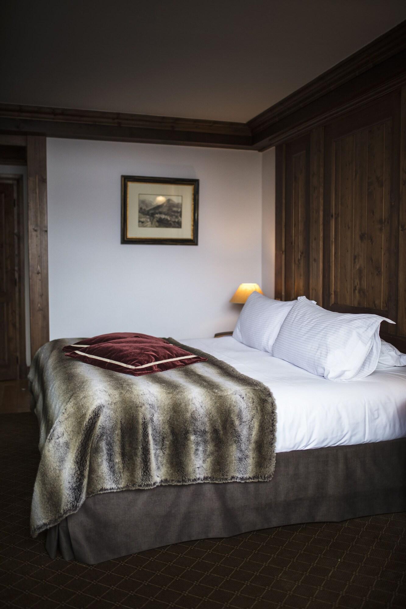 Hotel Les Barmes De L'Ours วาลดีแซร์ ภายนอก รูปภาพ