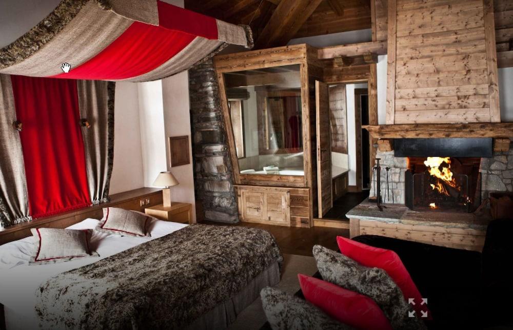 Hotel Les Barmes De L'Ours วาลดีแซร์ ภายนอก รูปภาพ