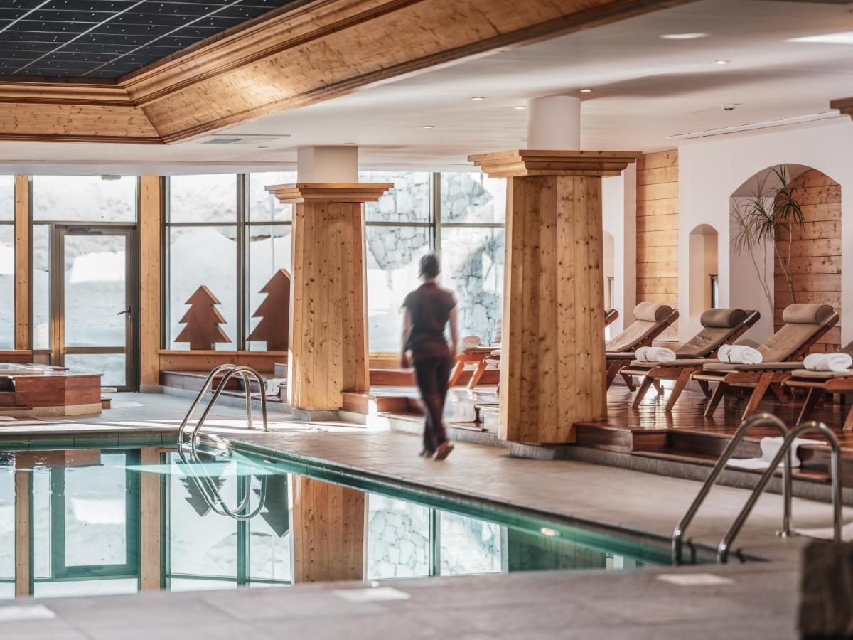 Hotel Les Barmes De L'Ours วาลดีแซร์ ภายนอก รูปภาพ