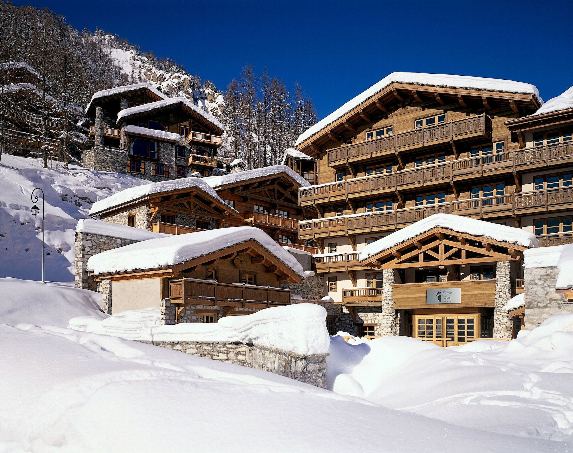 Hotel Les Barmes De L'Ours วาลดีแซร์ ภายนอก รูปภาพ